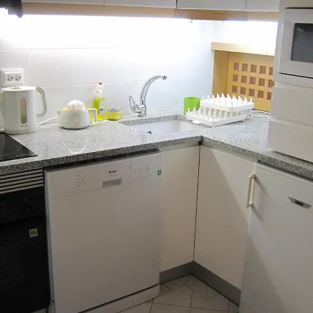 V200- 1 Bed By Shirley Dunne- Victory Village Apartamento *